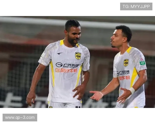 尼康独造 4 球！广州豹 4-1 狂飙紧咬铜梁龙